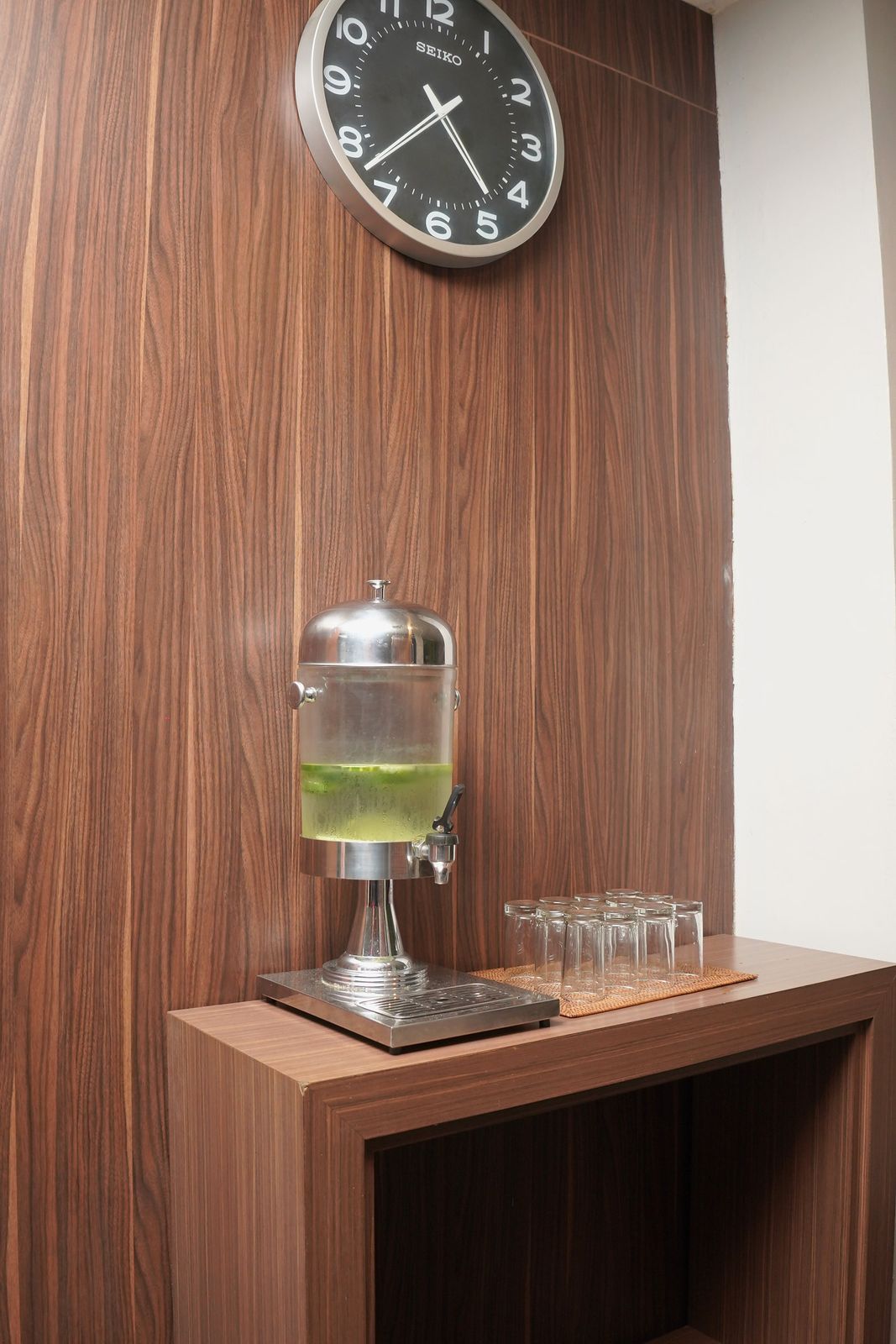 Dispenser welcome drink di lobby